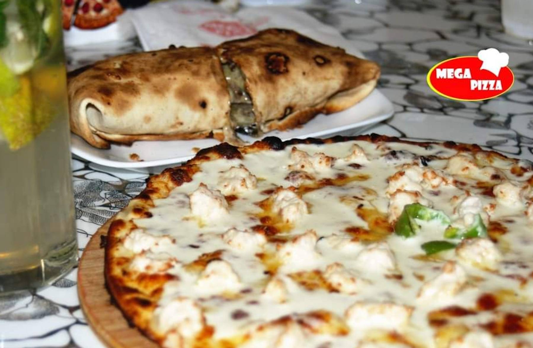 Méga Pizza