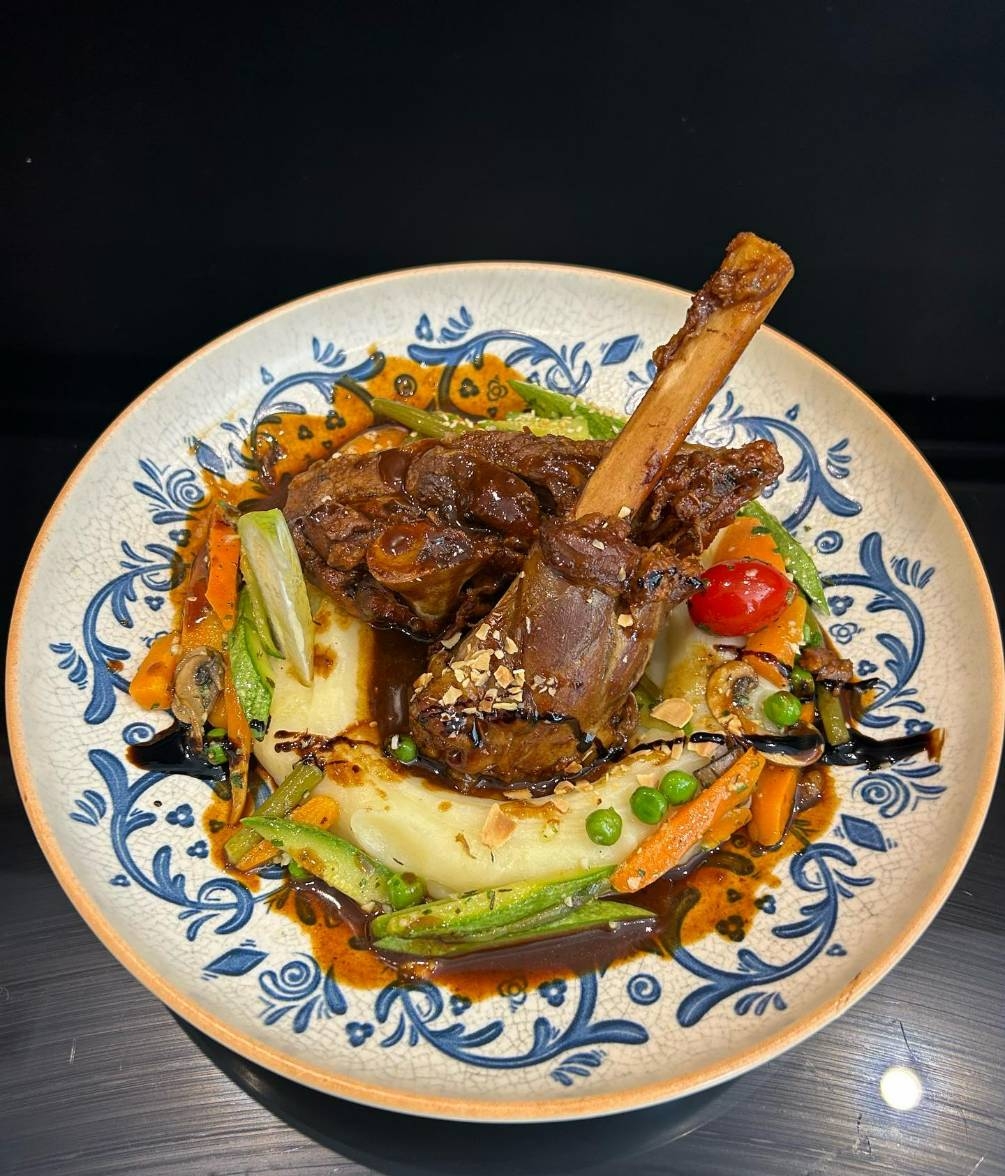 La Fama Restaurant
