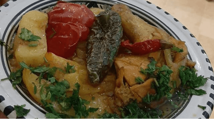 مصلي بالدجاج