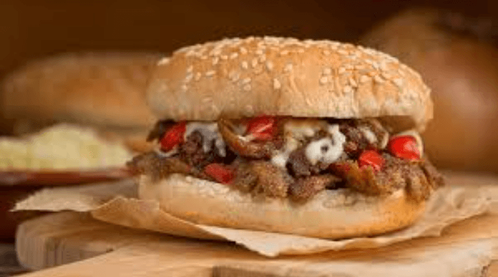 Shawarma Viande Burger Servi avec Frites