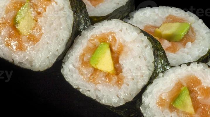Hosomaki Saumon Avocat
