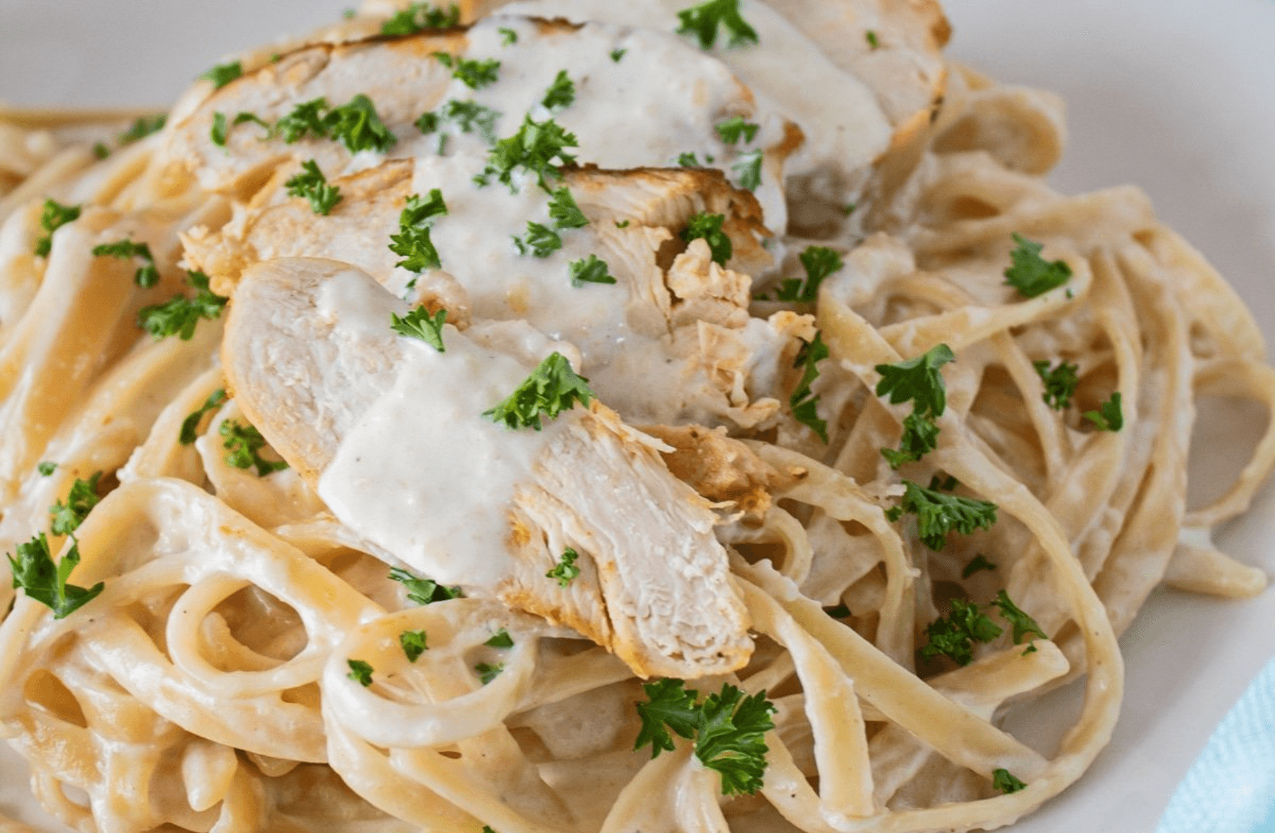 Tagliatelle alfredo con pollo
