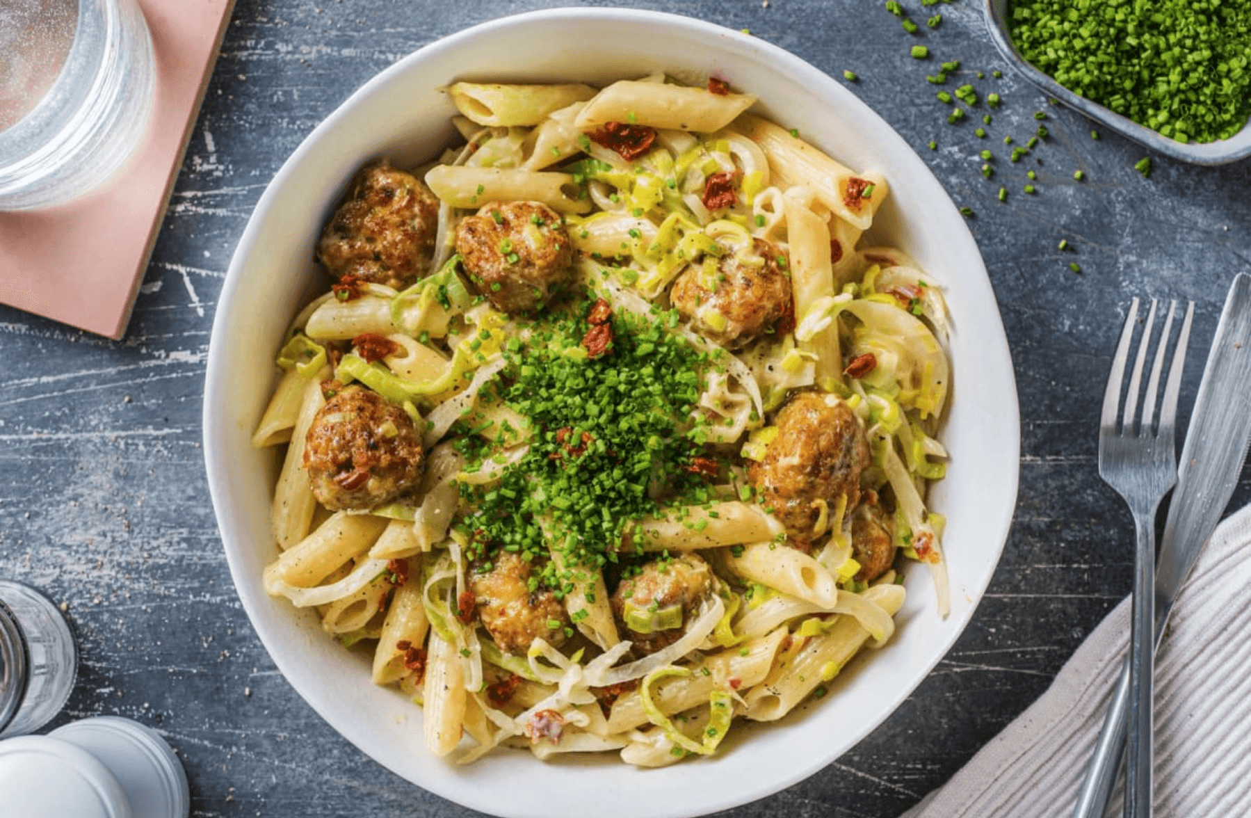 Penne boulette sauce fromage