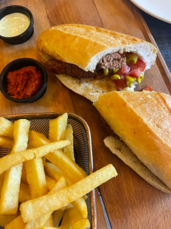 Sandwich Saucisse De Bœuf