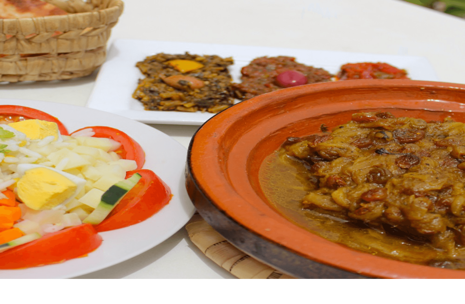 Tagine  ¼ Viande De Chevreau Aux Oignons Raisins Secs