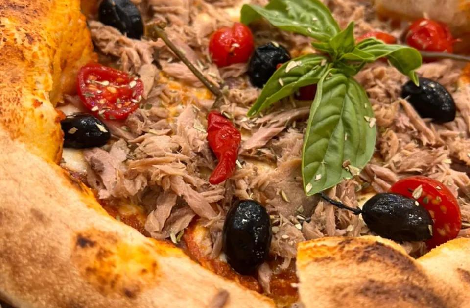Pizza Tonno