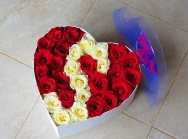 Boite à Roses Rouge '' Cœur ''