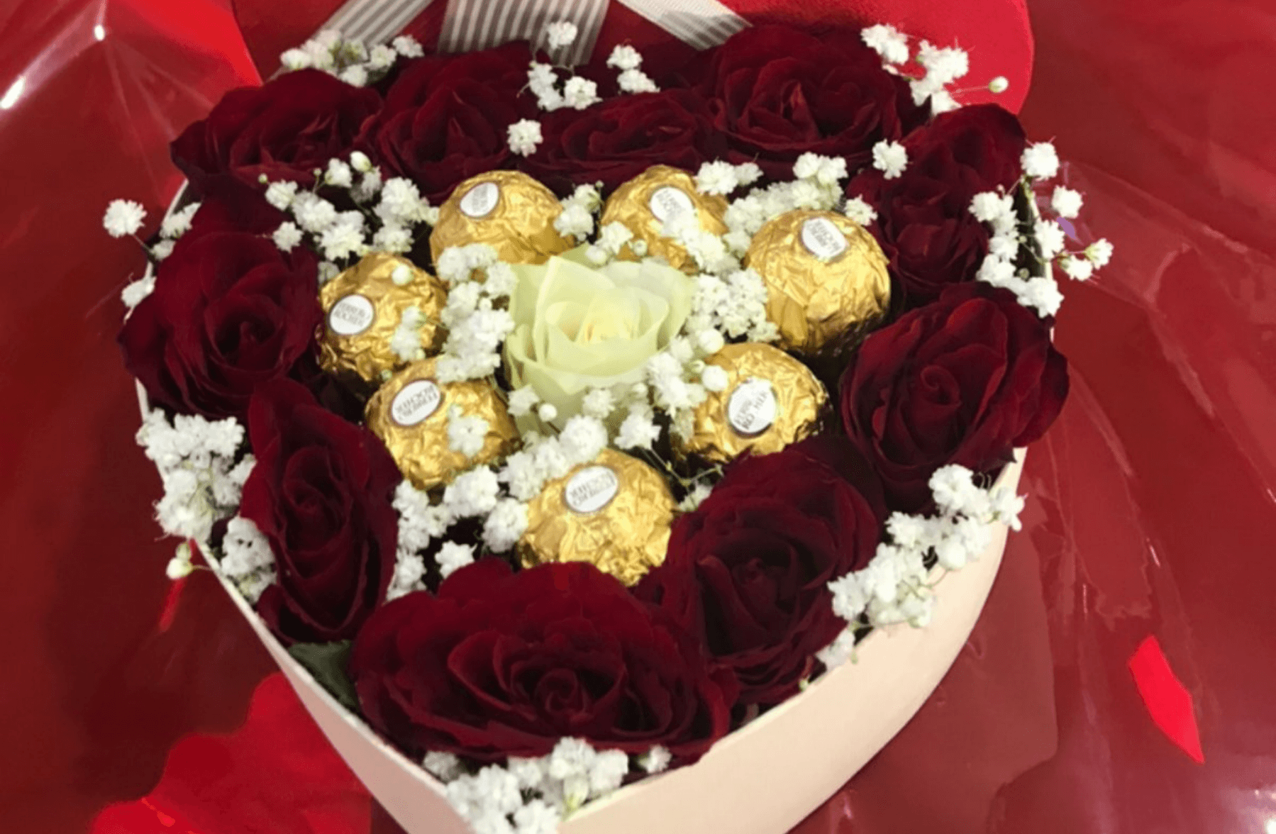 Box De Rose Mini Avec Chocolat