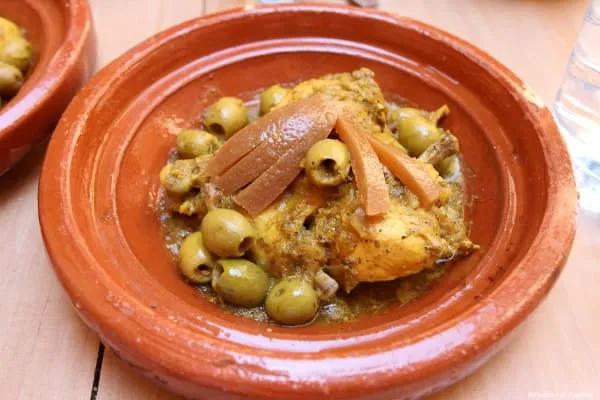 Tajine De Poulet ( Daghmira ) + Riz + Pain
