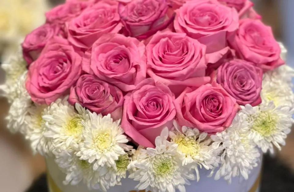 Box Blanche De Fleurs Rose Et Blanche