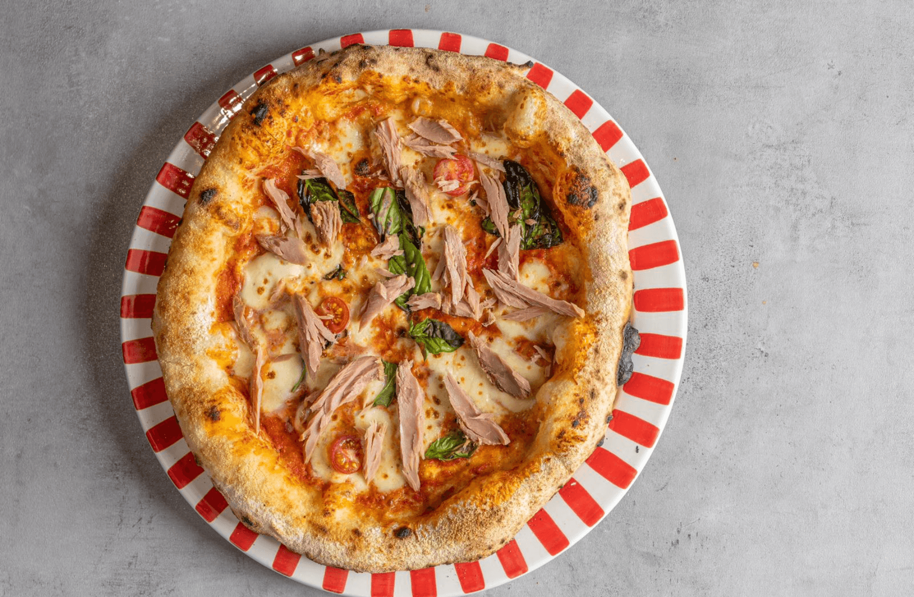 Pizza Napolitaine Tonno