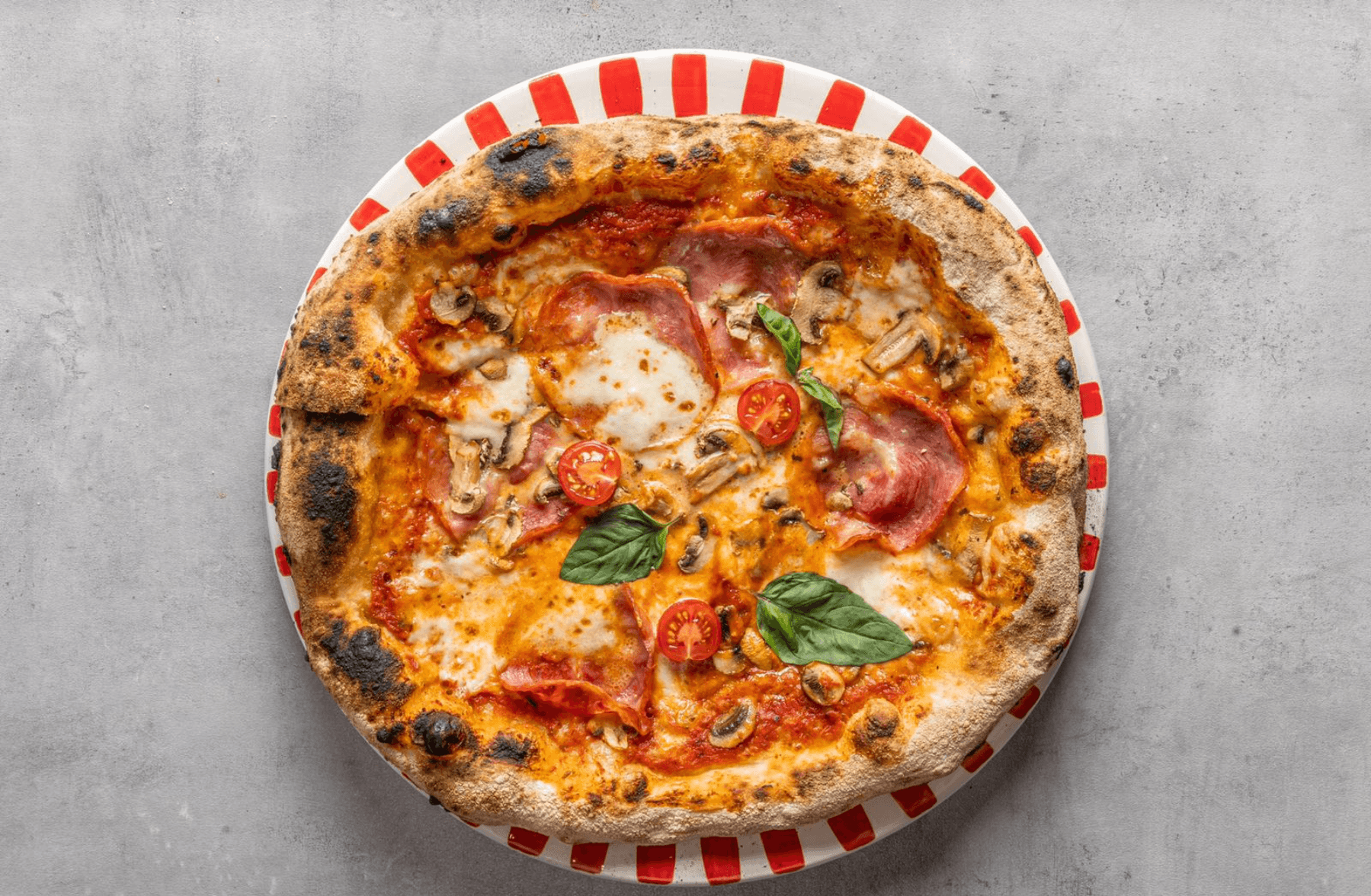 Pizza Napolitaine Regina