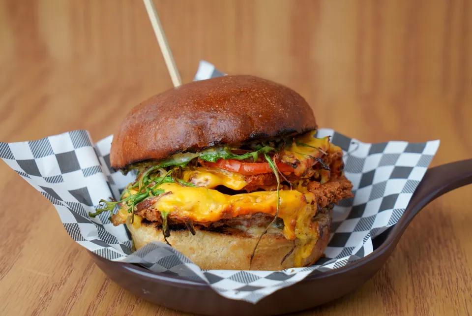Lowa Chicken Burger