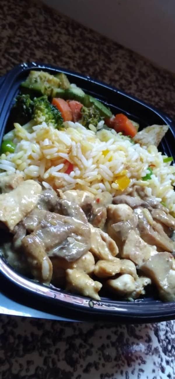 Émincé De Poulet Au Curry À La Crème Aux Champignons