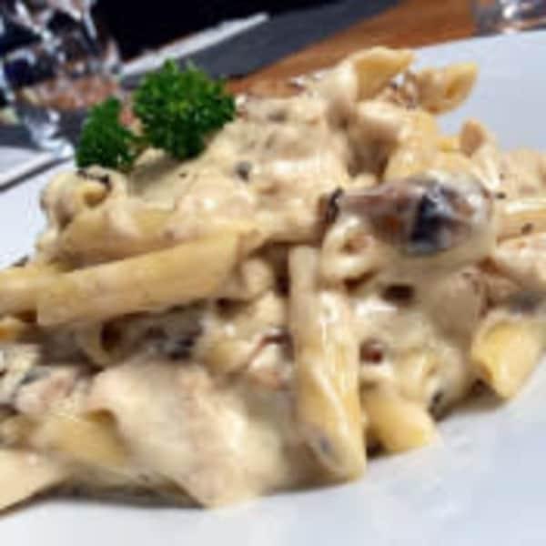 Penné poulet au champignons à la crème