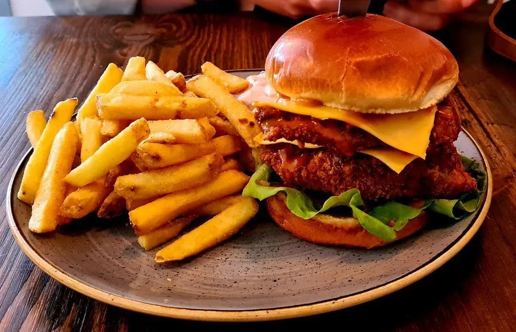 Double Chicken Burger + Frites