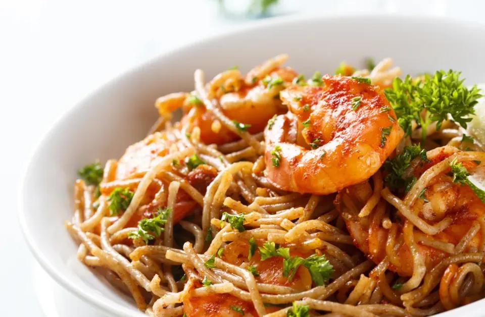 Spaghetti aux crevettes et thon
