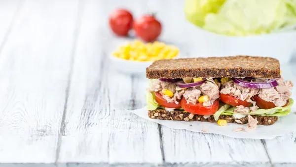 Sandwich Thon + Œuf + Cacher
