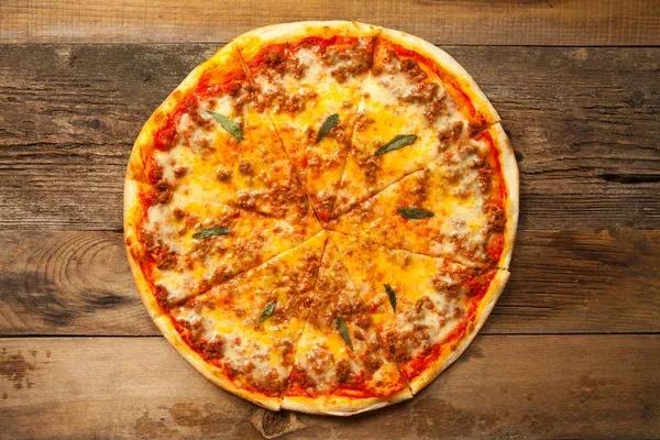 Pizza Bolognaise