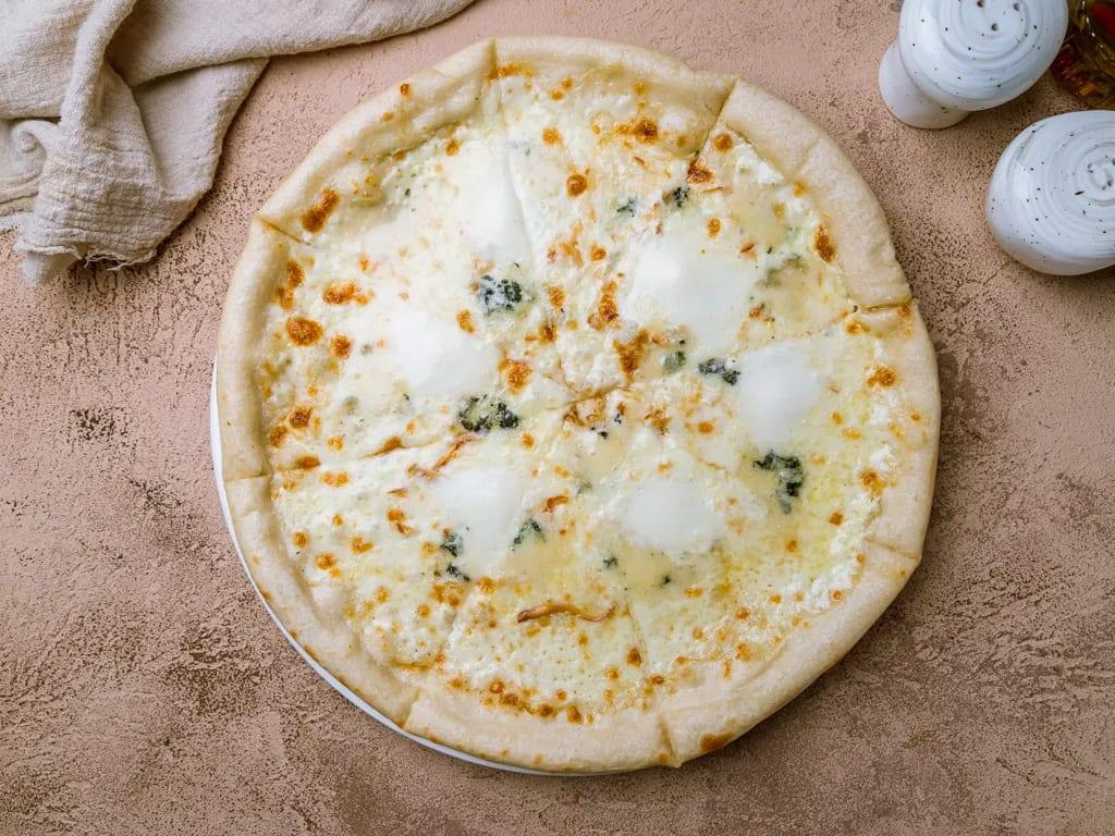 Pizza Quatre Fromages Moyenne