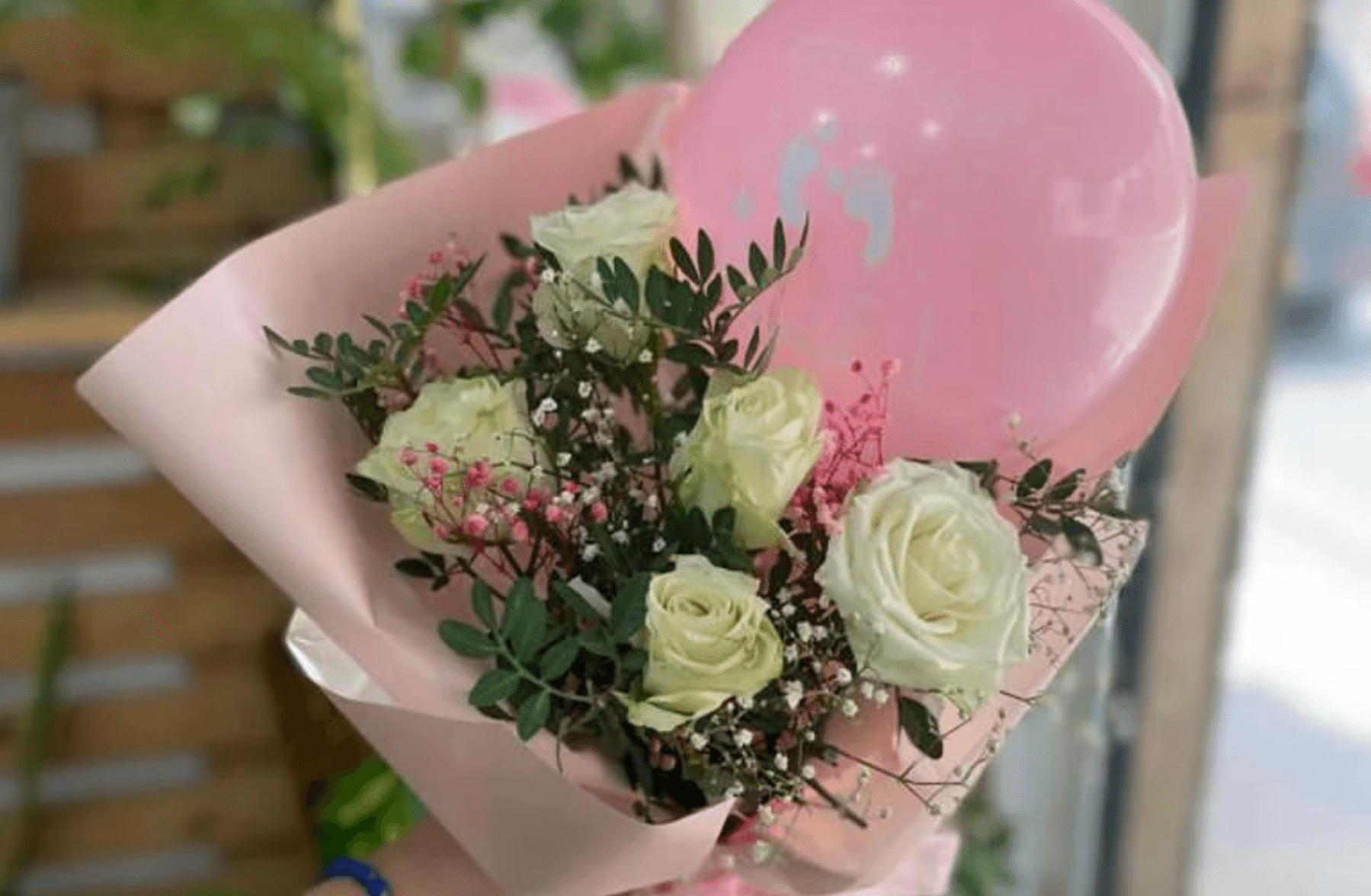 Bouquet Naissance Fille avec ballon 