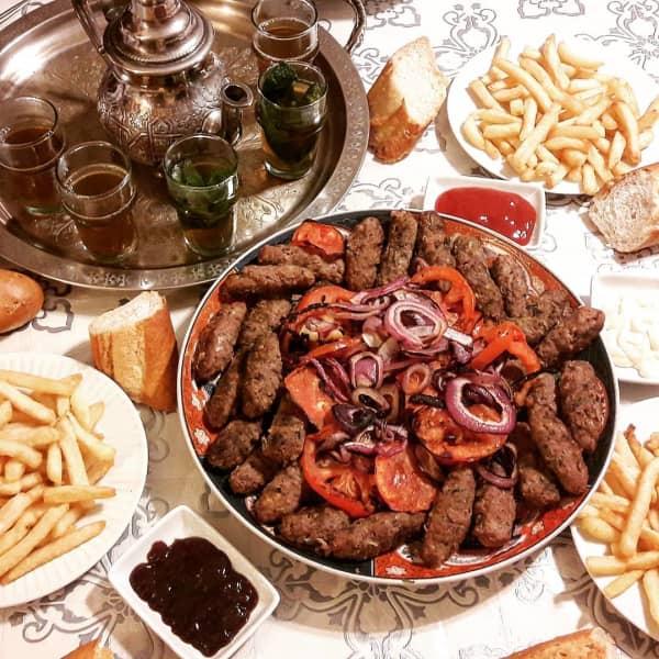 Viande Hachée Grillée Au Charbon 1kg + 4 Rations Frites