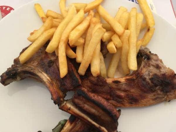 Côtelette Grillée À L’ancienne Au Charbon 1kg + 4 Rations Frites