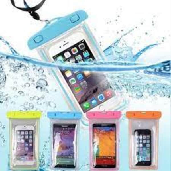 Pochettes Étanche  universel Pour Téléphones-Waterproof (Protégez votre téléphone a la plage)