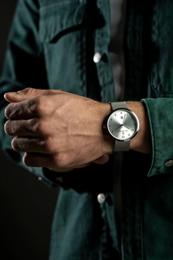 Montre Paul McNeal à quartz en acier Argenté