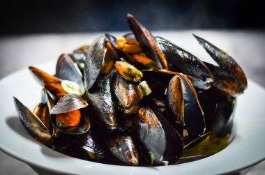 Les Moules Sautés Avec Coquillage