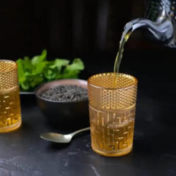 Thé A La Menthe Moyen