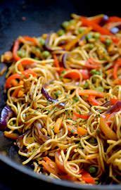 Nouilles Sautées Aux Légumes