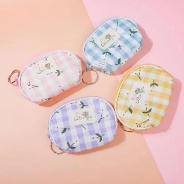 Checked flower semicircle coin purse