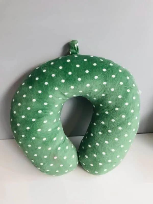 U-shaped pillow décoré de points Blanc - Vert