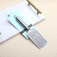 Simple small hole vegetable cutter