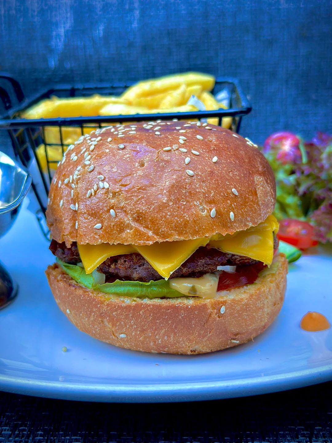 CHEESE BURGER