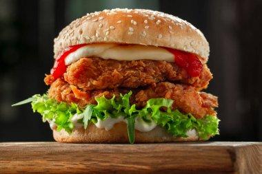 Crispy CHICKEN BURGER