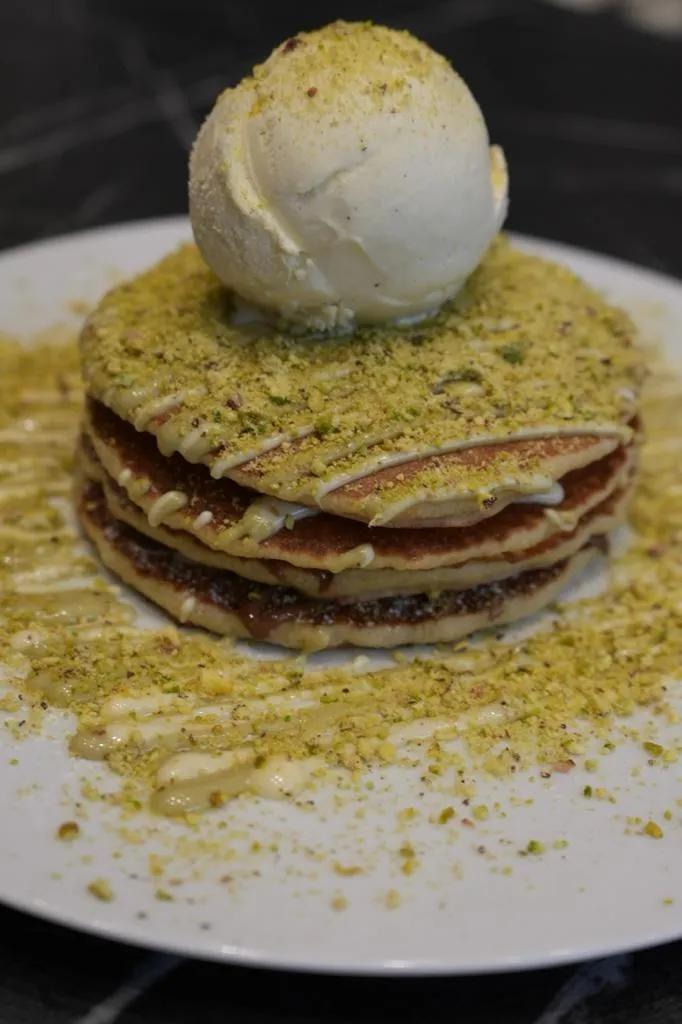 Pistachio pancake