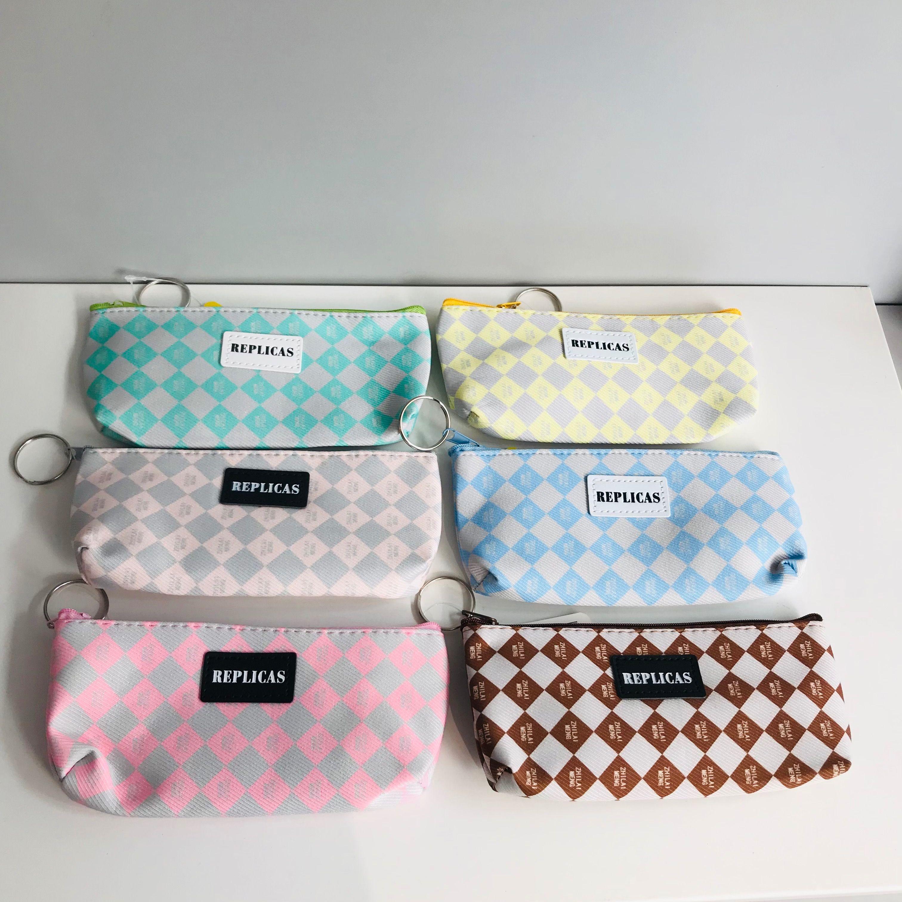 Color square plaid pencil case-A style