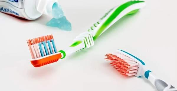 DOCTOR DENT PACK DENTIFRICE+BROSSE+FIL DENTAIRE