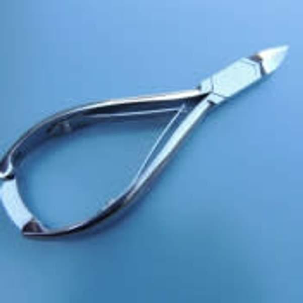 PINCE DE MANUCURE POUR PEAUX CHROMEE SUPERPOSEE