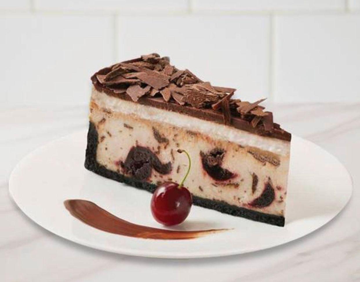 Tranche de Gâteau au fromage Chocolat Cerise