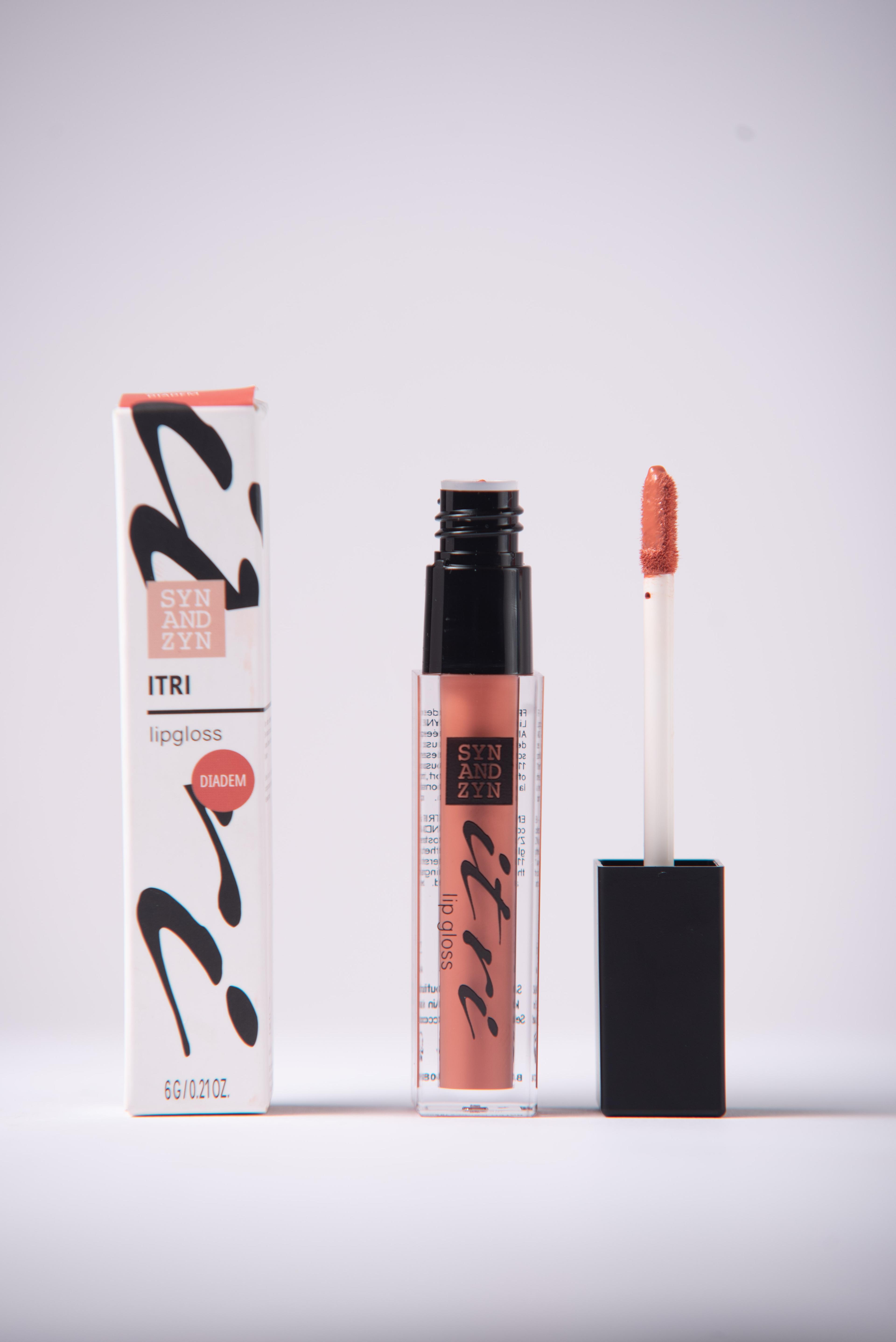 Itri Lip Gloss Lacquer : Be Diadem 6 Gr