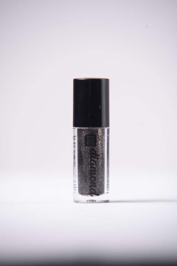 Diamond Liquid Eyeshadow : Black 3,8 gr 4ml