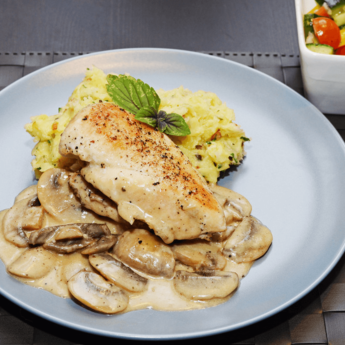 Plat Poulet sauté aux Champignons