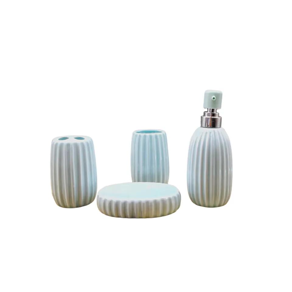 Accessoire Salle De Bain 4 Pcs  Ref Cq487