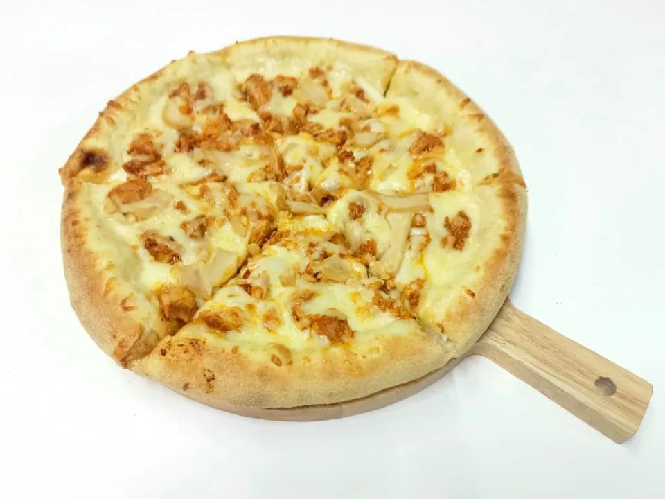 Pizza Chicken Alfredo