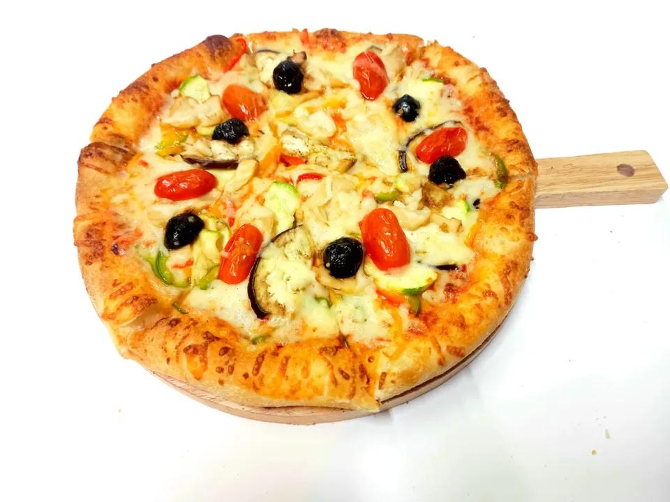 Pizza Veggie Green Garden