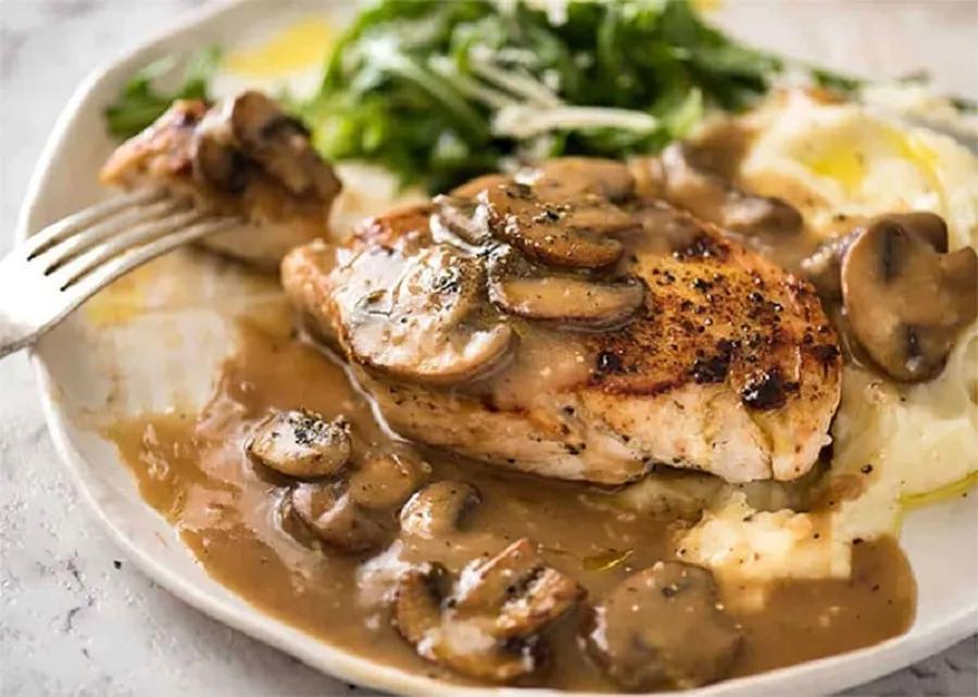 Emincé Poulet Aux Champignons