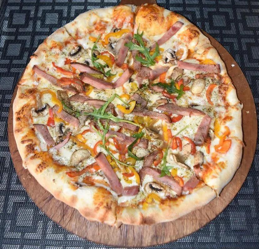 Pizza Charcuterie